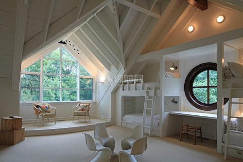 父母们，你知道孩子房间的书桌该怎么摆放吗？