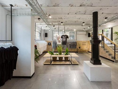 原木门开裂 是不是质量问题？